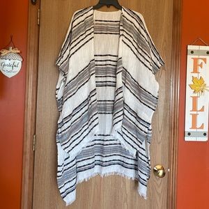 American Eagle Boho Neutral Colors Kimono